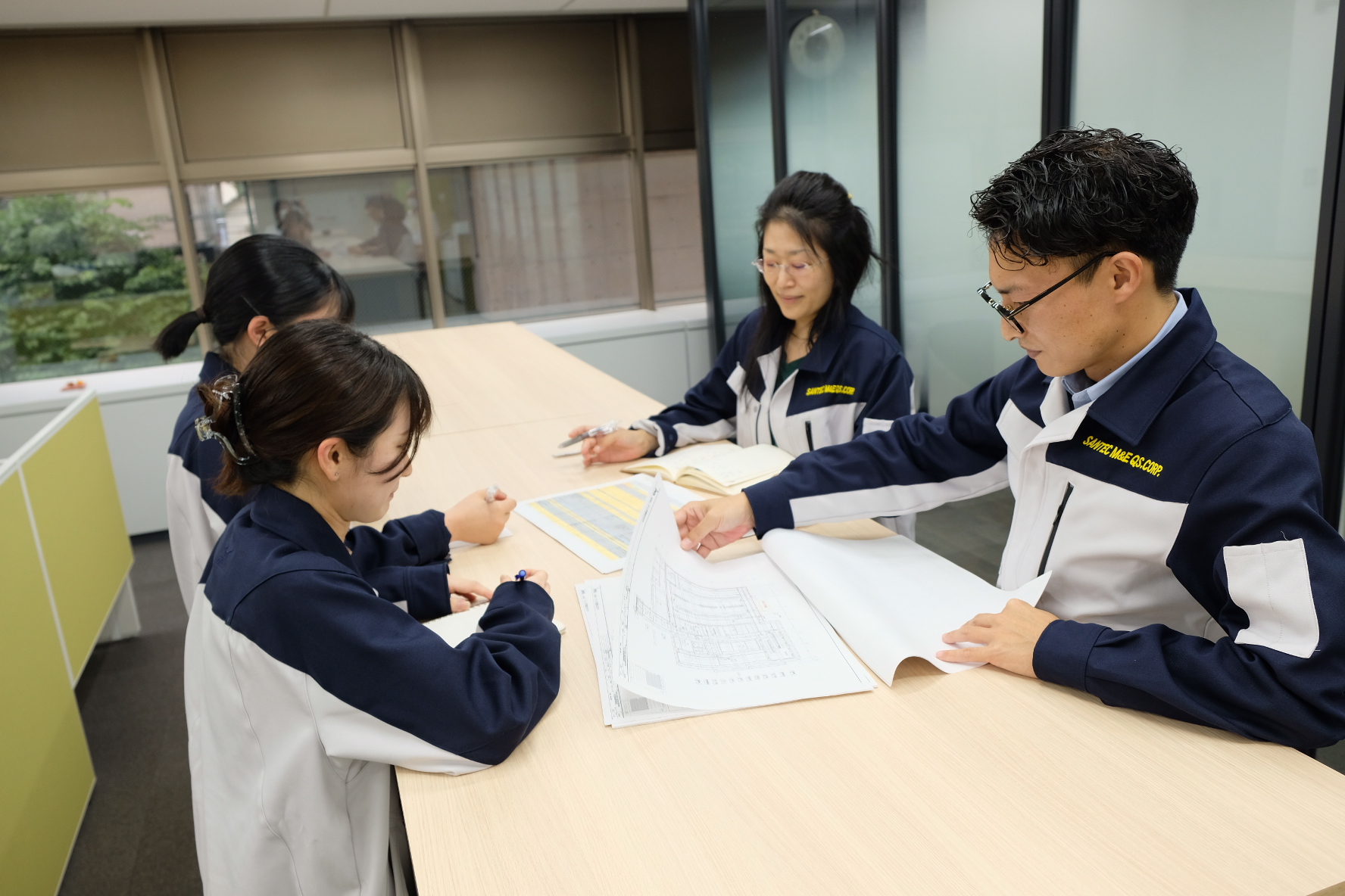 現在の仕事内容について教えてください。